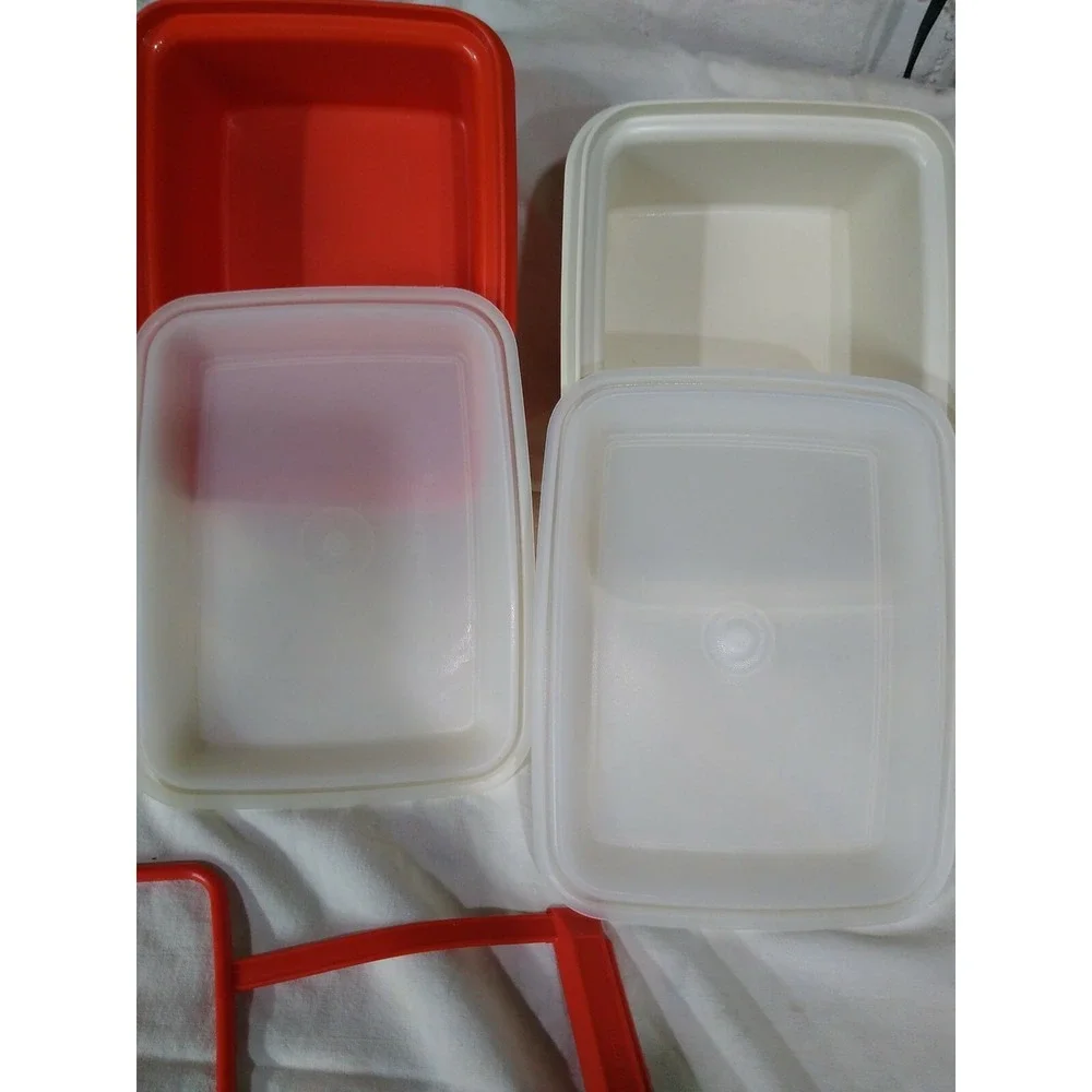 N/A tupperware red